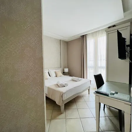 לינה וארוחת בוקר Terrazzo Del Borgo טרופאה