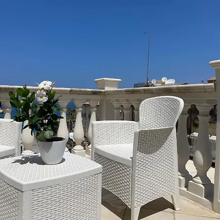 Terrazzo Del Borgo Bed & Breakfast 4*